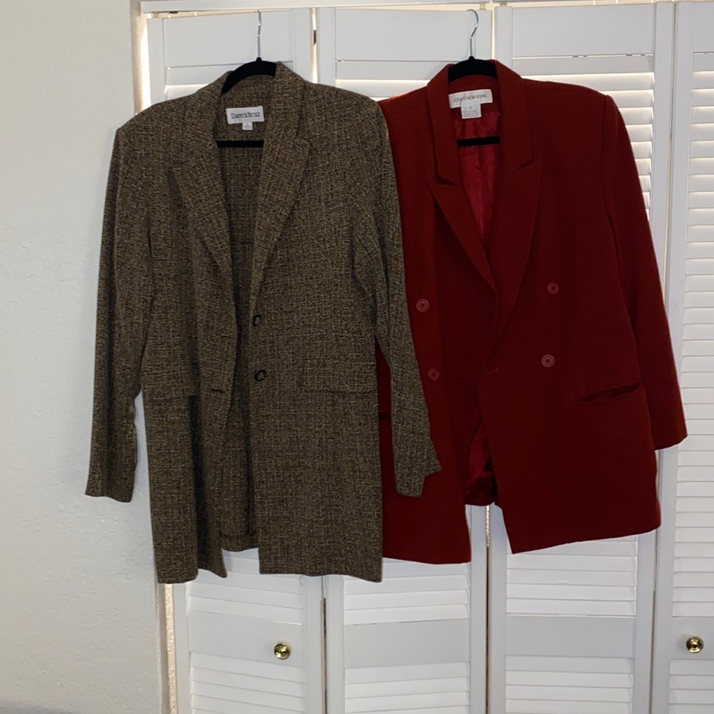 Business casual blazers medium weight. Size 14.